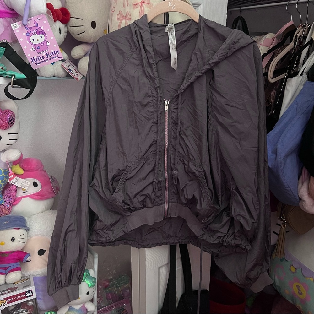 Free People Movement lightweight cropped gray/purple windbreaker zip up jacket